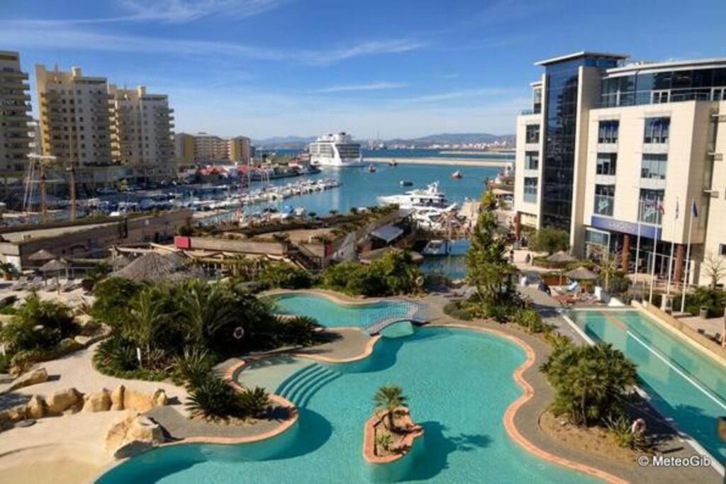 Gibraltar Luxury With Rooftop Pools & Views Kültér fotó
