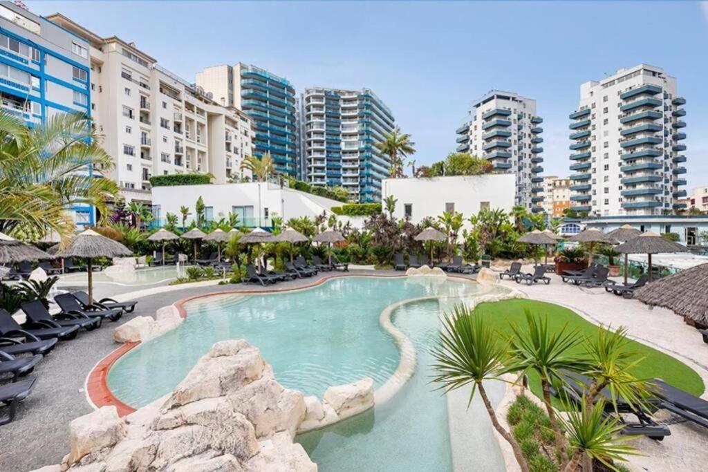 Gibraltar Luxury With Rooftop Pools & Views Kültér fotó