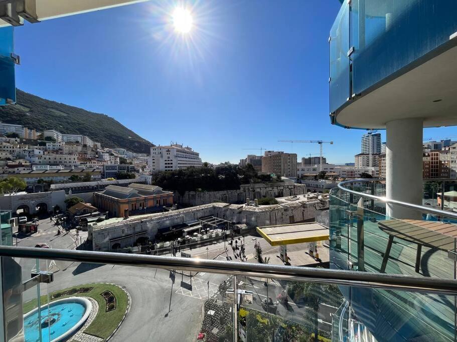 Gibraltar Luxury With Rooftop Pools & Views Kültér fotó